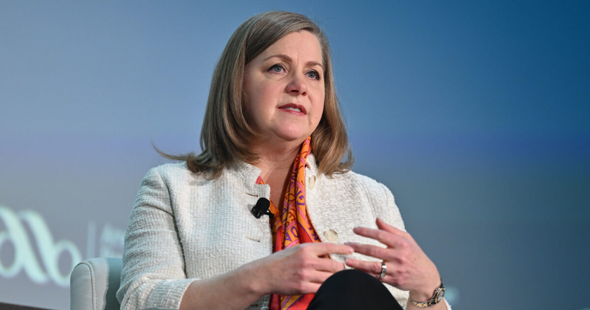 Fed Vice Chair dinner attendance prompts ethics investigation call