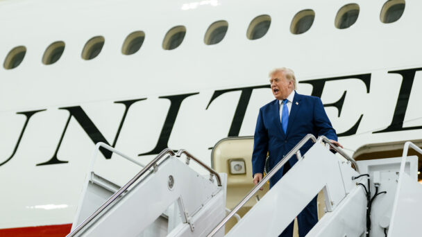 trump and jet